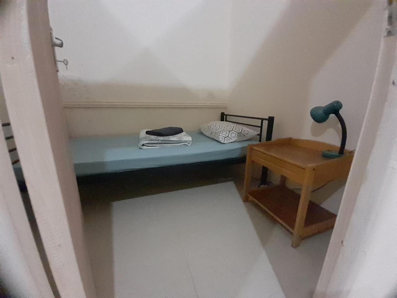 Backpacker's Bed - No Parking Space