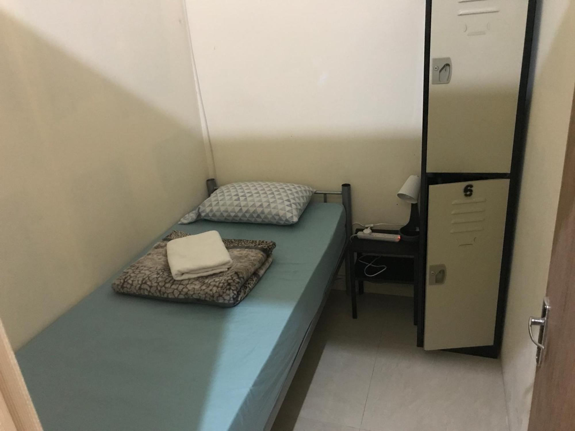 Backpacker's Bed - No Parking Space *