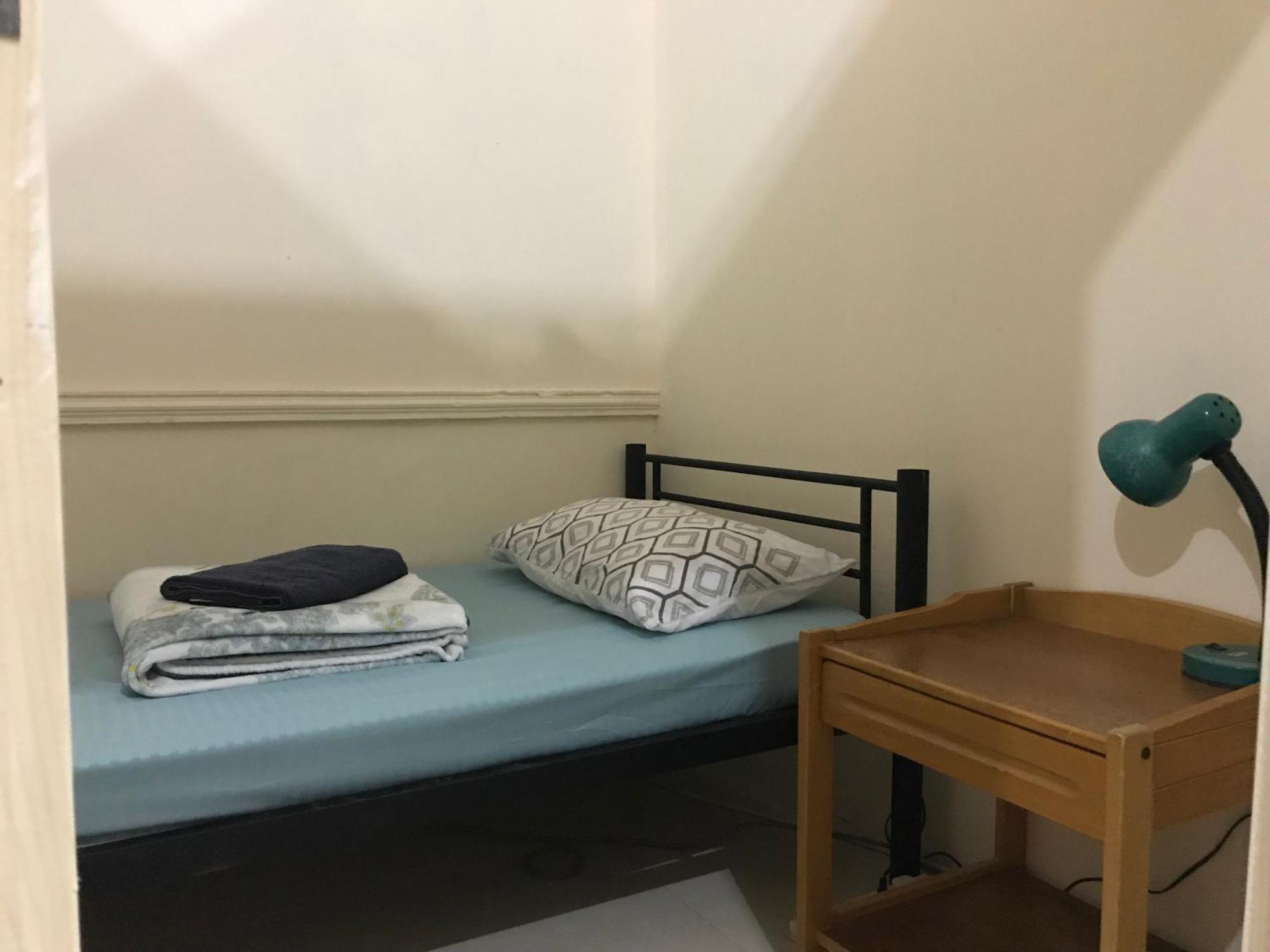 Backpacker's Bed - No Parking Space Homestay
